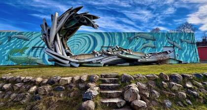 Old World Charm w/River Views