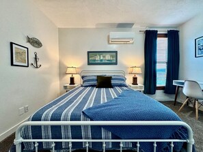 4 bedrooms, desk, iron/ironing board, WiFi