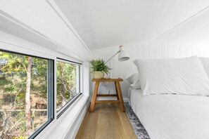 1 bedroom, iron/ironing board, bed sheets