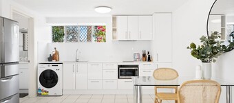 Chic 1-Bed Escape with Parking Bridgeman Downs