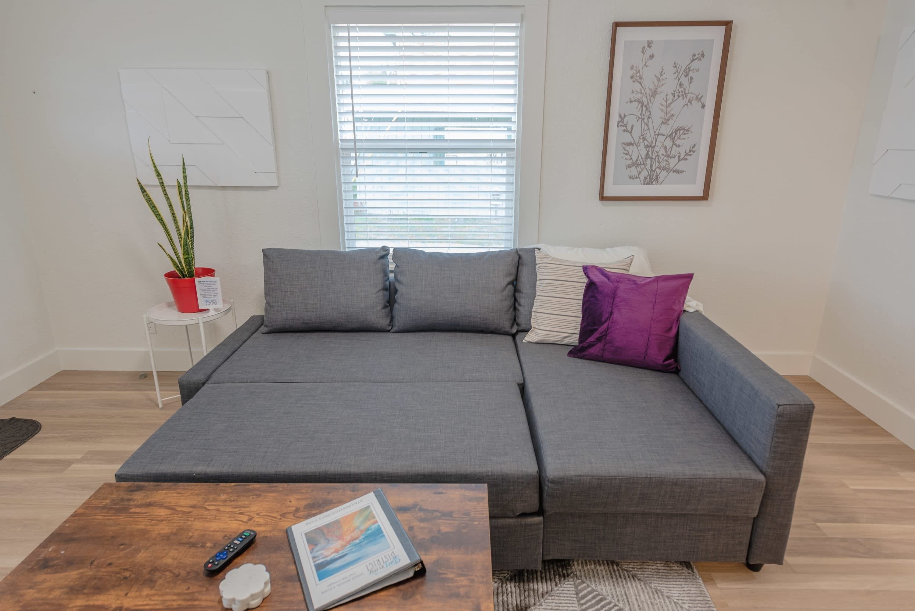 Een televisie en een kantoor