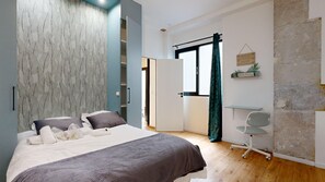 2 bedrooms, desk, iron/ironing board, Internet