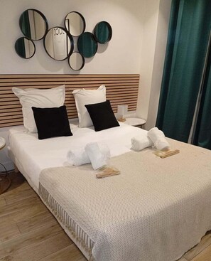 Iron/ironing board, internet, bed sheets