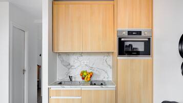 Réfrigérateur, micro-ondes, four, lave-vaisselle