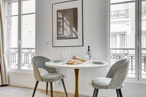Dining - TBS 31 - Elegant and bright apartment in Paris (Paris)