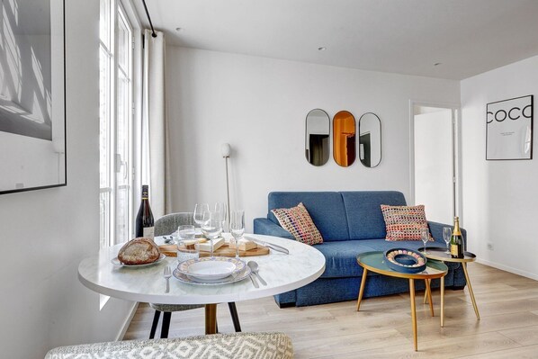 TV - TBS 31 - Elegant and bright apartment in Paris (Paris)