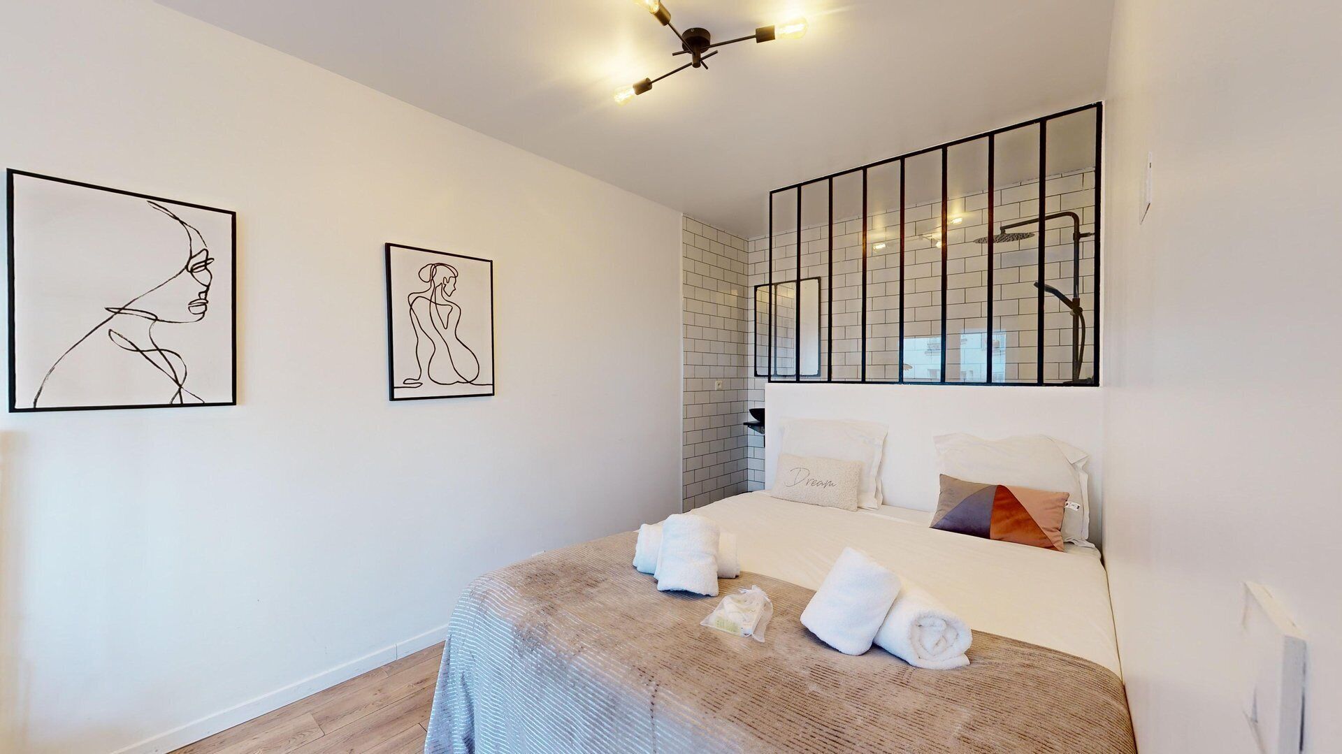 3 bedrooms, iron/ironing board, WiFi, bed sheets