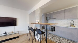 Microwave, oven, dishwasher, coffee/tea maker - TheBlueStay 69 - Charming apartment in Paris (Paris)