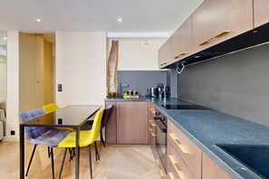 Fridge, microwave, oven, dishwasher