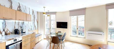 Microones, forn, rentaplats i cafetera i tetera