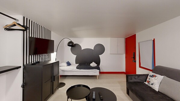 Internet, bed sheets