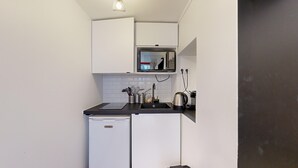 Kaffetrakter/tekoker, mikrobølgeovn og brødrister