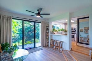 Interior - North Shore Sweet Spot w/ King Bed Overlooking Lush Valley (Princeville)