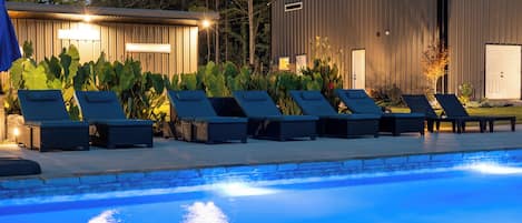 Outdoor pool, a heated pool