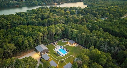 Boutique Resort for Grown-Ups â Hot Tub, Fire Pit, and Chill Vibes- Home 3