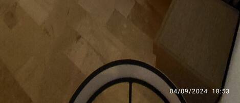 1 slaapkamer, een strijkplank/strijkijzer, wifi, beddengoed