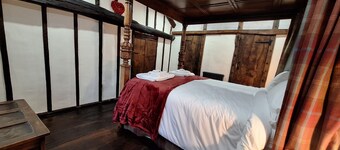 400 Year Old Lake District Cottage + Hot Tub Borrowdale Keswick Mountain Views