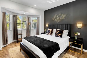 2 bedrooms, travel crib, free WiFi, bed sheets