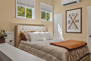 3 室のベッドルーム、旅行用ベビーベッド、WiFi (無料)、ベッドシーツ