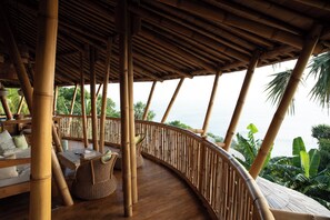 Villa Air | Balcony - Villas Bukit Lipah (Karangasem)