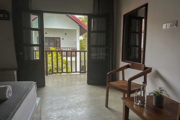 Deluxe Double Room, 1 Bedroom, Pool View | Pemandangan dari bilik