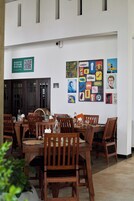 Daily cooked-to-order breakfast (USD 10 per person)