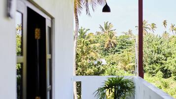 Triple Room | Premium bedding, free WiFi, bed sheets