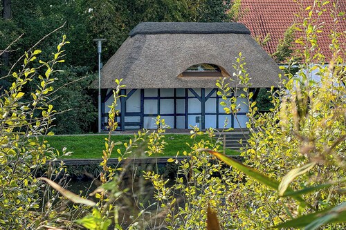 Houseboat 2 See-Maid. Decelerating and cozy-modern.