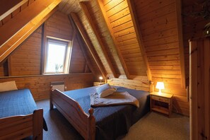 2 camere, culla da viaggio, Wi-Fi gratuito