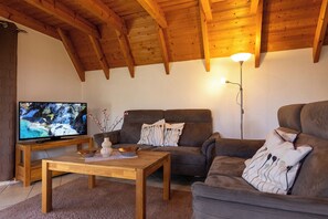 TV, DVD-spiller og stereoanlegg