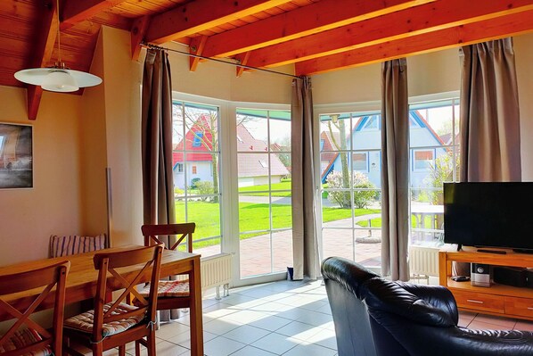 TV, fireplace, DVD player, stereo