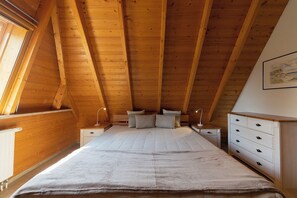 2 soverom, strykejern/-brett, reiseseng for barn og wi-fi (inkludert)