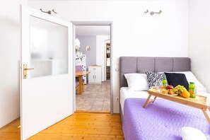 1 bedroom, travel crib, free WiFi