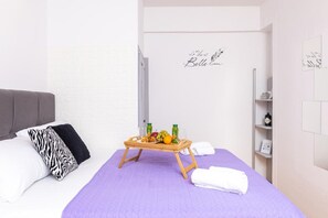 1 bedroom, travel crib, free WiFi