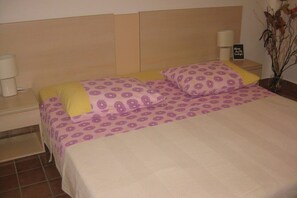 1 bedroom, travel cot, free WiFi