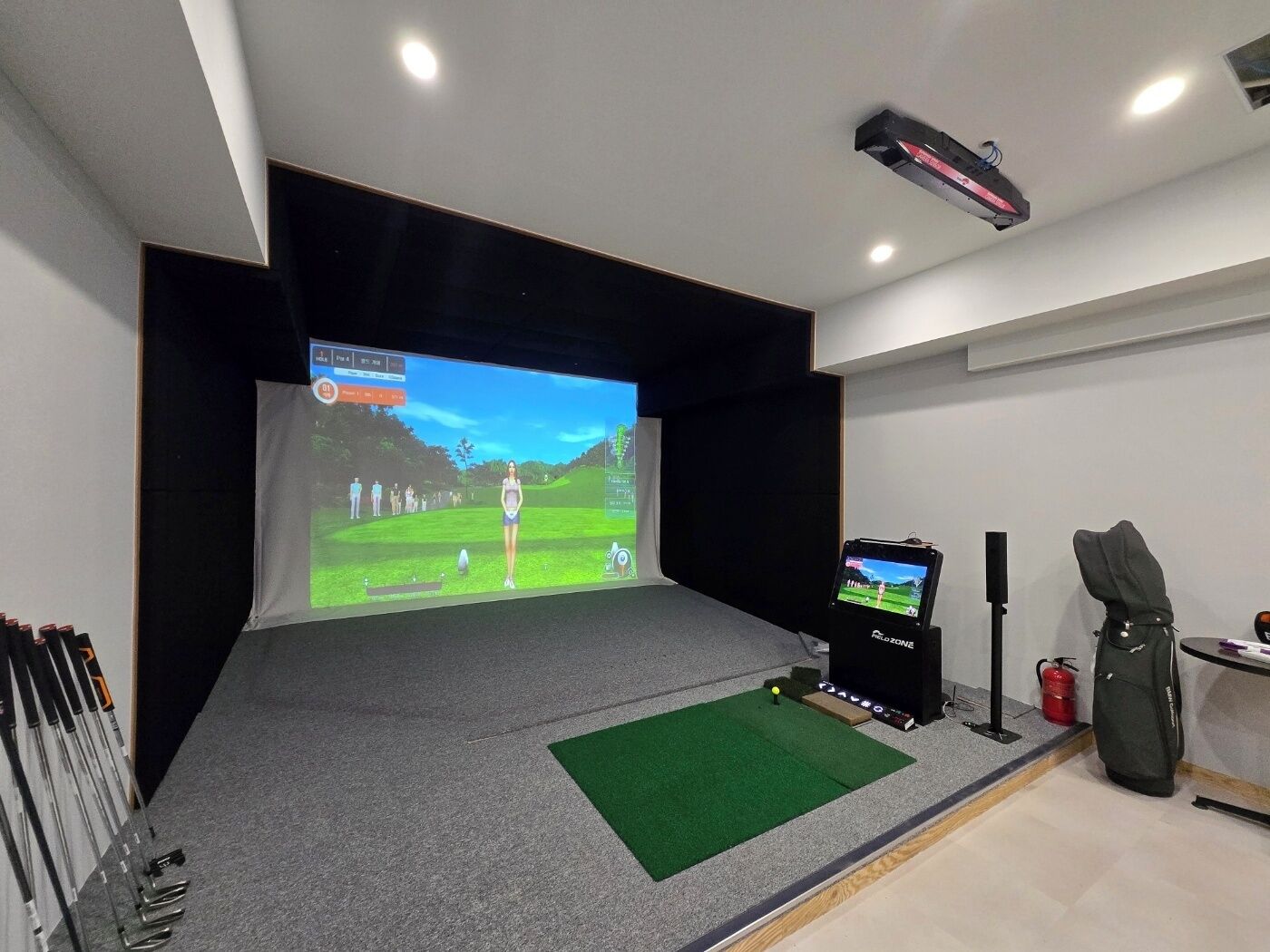 Indoor golf driving range