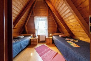 2 habitaciones, tabla de planchar con plancha y cuna de viaje