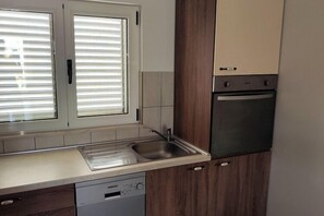 Kühlschrank, Ofen, Herdplatte, Geschirrspüler