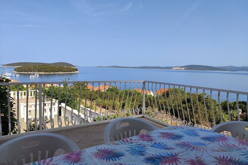 Holiday Home Maja - Four Bedroom Holiday Home with Terrace and Sea View