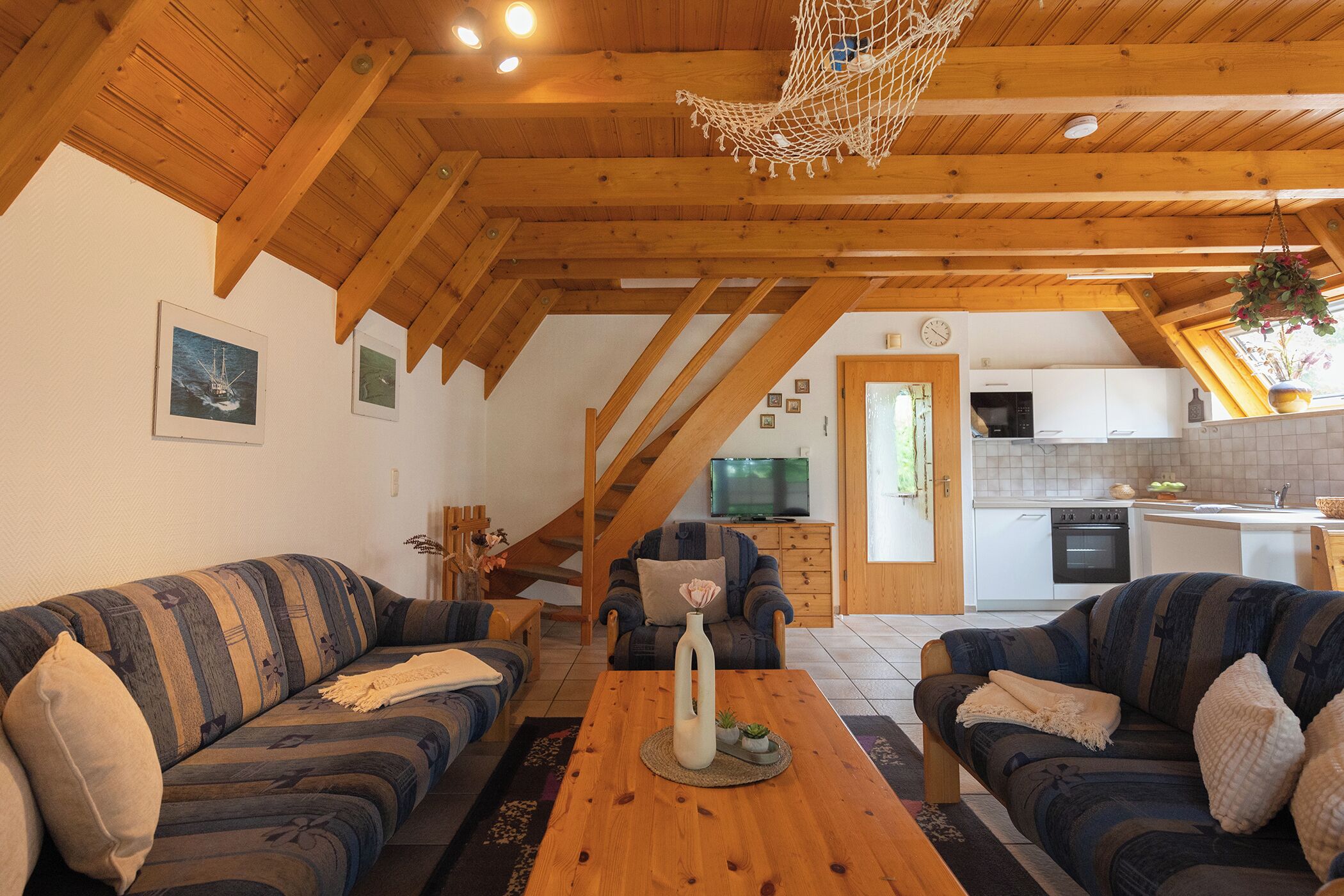 テレビ、暖炉、ステレオ