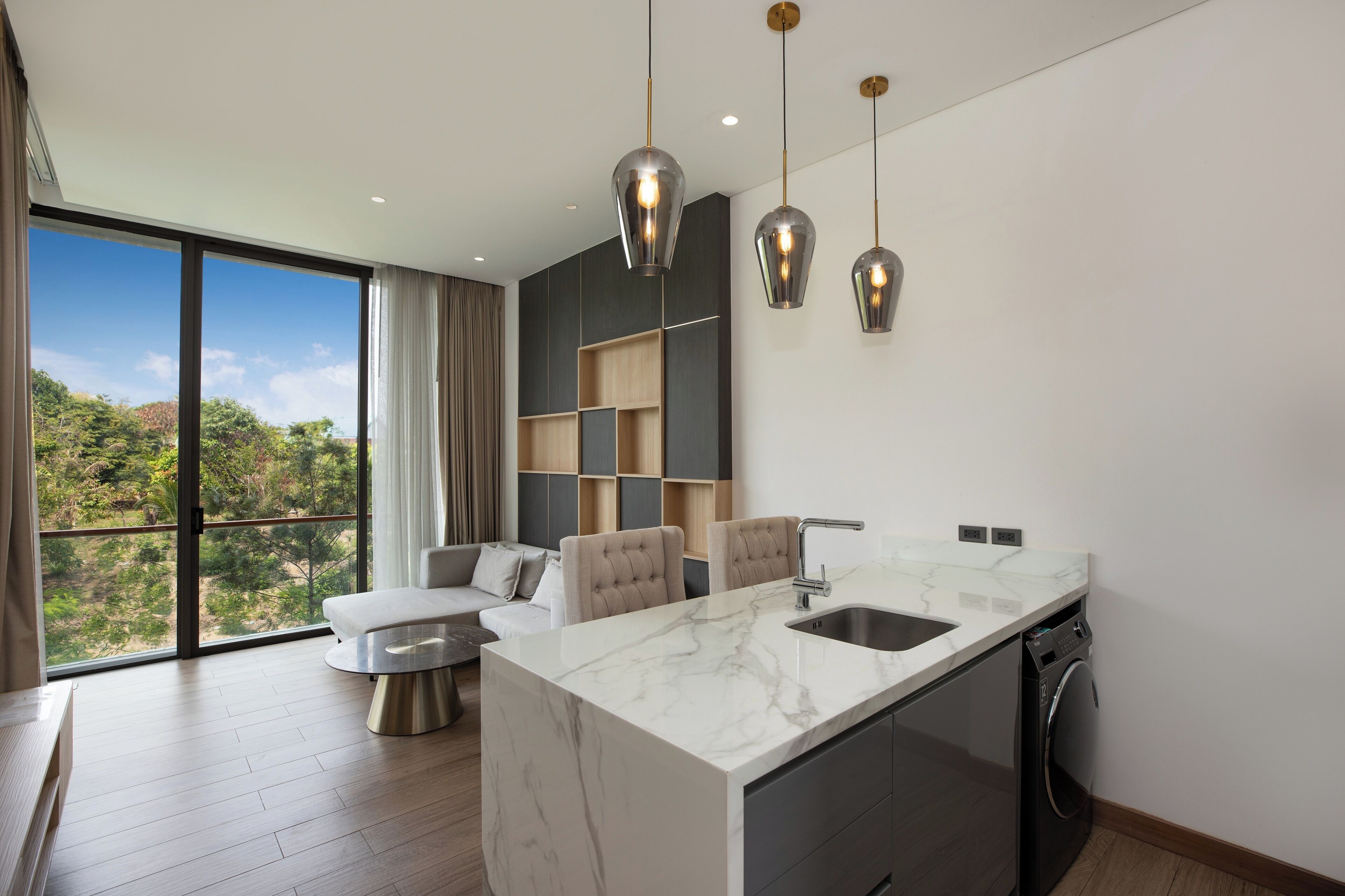 スーペリア スイート シティビュー | リビング エリア | 45 インチのLED テレビ (ケーブル放送視聴可)、Netflix、ストリーミングサービス