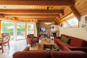 TV, fireplace, DVD player, stereo - Vacation home Medemsand 12, perfect for children and cozy. (Wurster Nordseeküste)