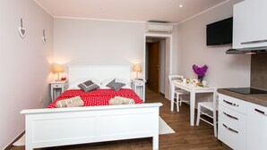 Iron/ironing board, free WiFi - Villa Mirjana - Studio Apartment with Terrace and Sea View (Bogumila) (Mlini)