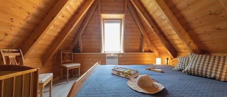 3 室のベッドルーム、アイロン / アイロン台、旅行用ベビーベッド、WiFi (無料)