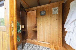 Sauna - Vacation home Maja. Charming and with its own sauna in the garden. (Wurster Nordseeküste)