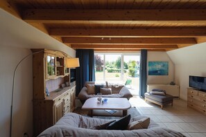 TV, peis og stereoanlegg