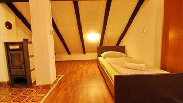 1 bedroom, iron/ironing board, travel cot, free WiFi