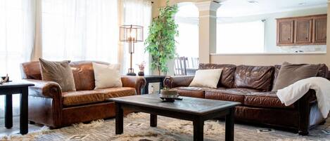 Televisión y chimenea