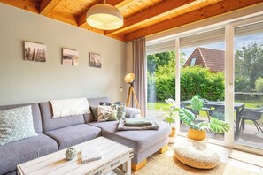 Fernseher, Kamin, DVD-Player, Stereoanlage