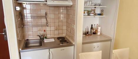 Fridge, microwave